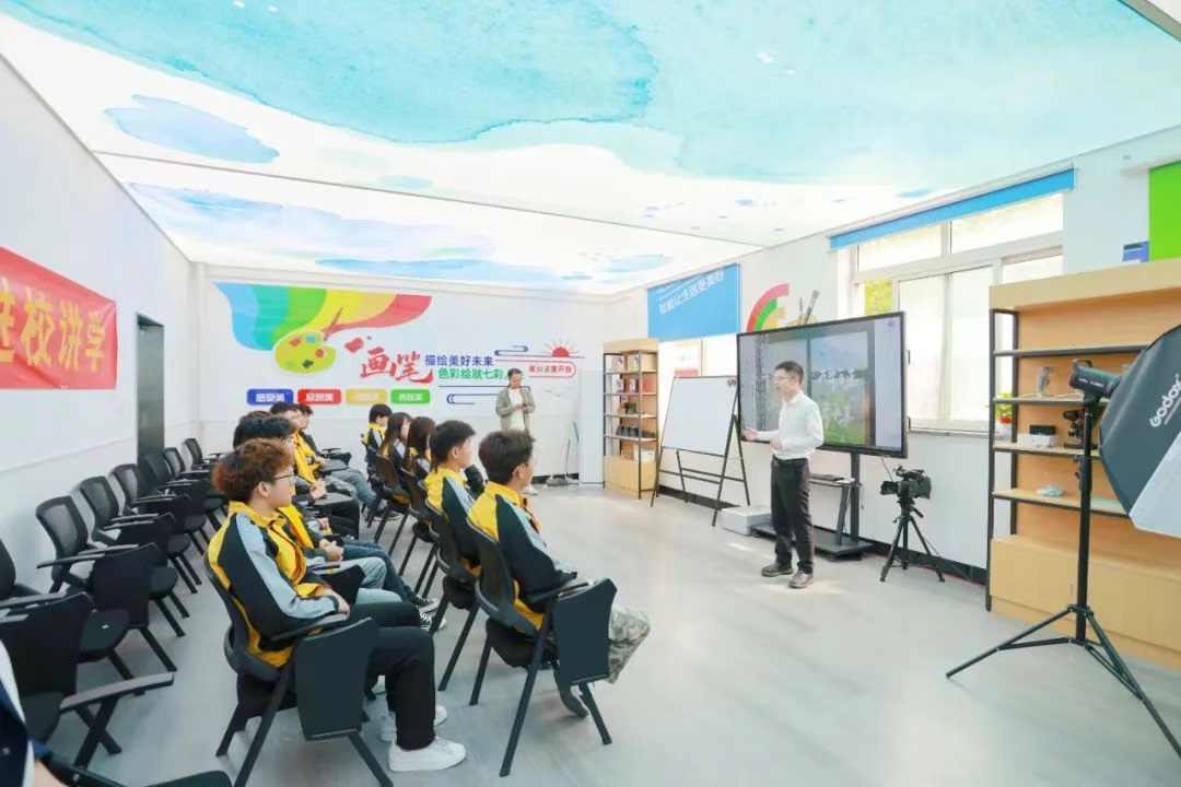 企業宣講進校園，相約5月16日，“查博士”專為（wéi）91成人抖音學（xué）子而來