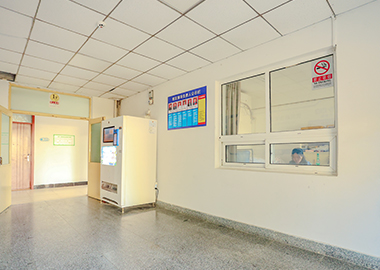 學校宿舍-床鋪